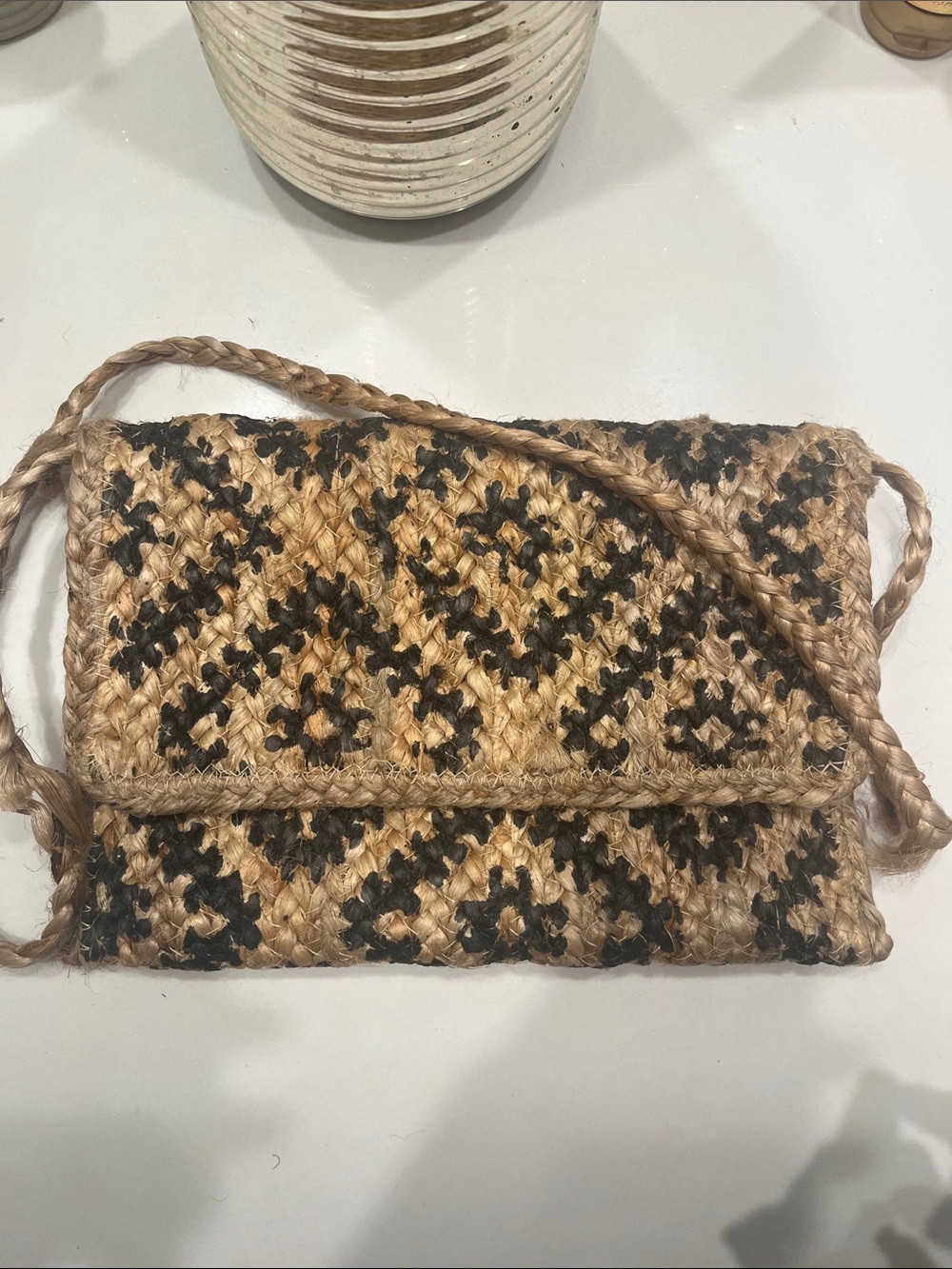 Woven Straw Crossbody Clutch - Natural/Black